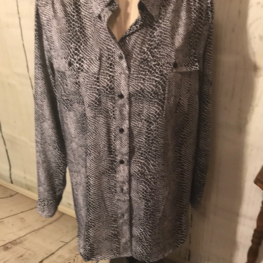 Blouse - Picture 2 of 4